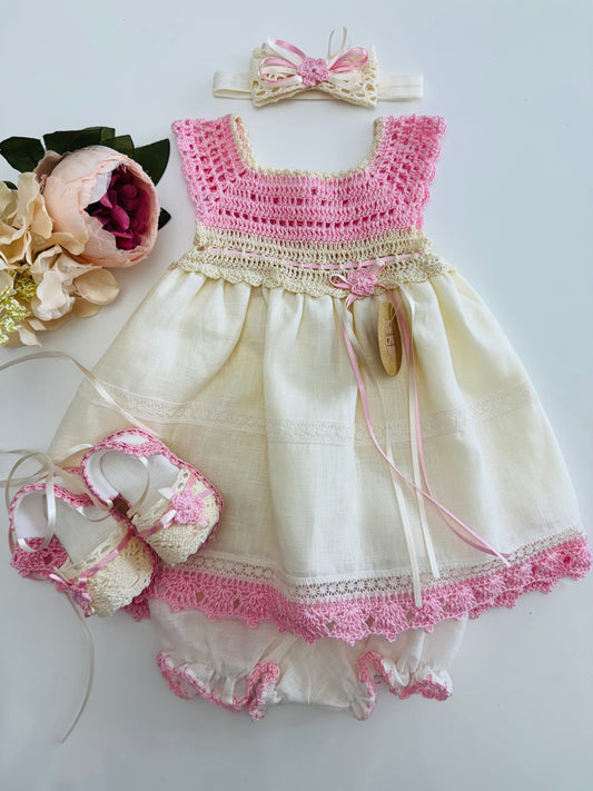 Estopilla y Croché Ivory and Pink Set