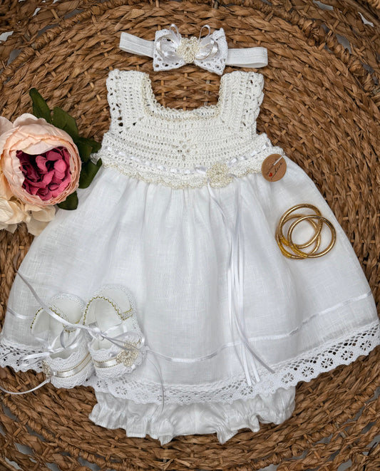 Estopilla y Croché White and Gold