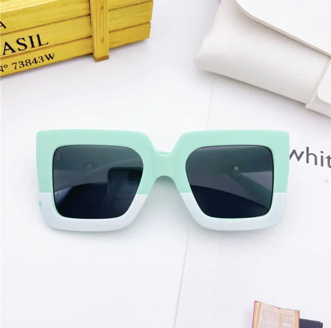 SQUARE SUNGLASES